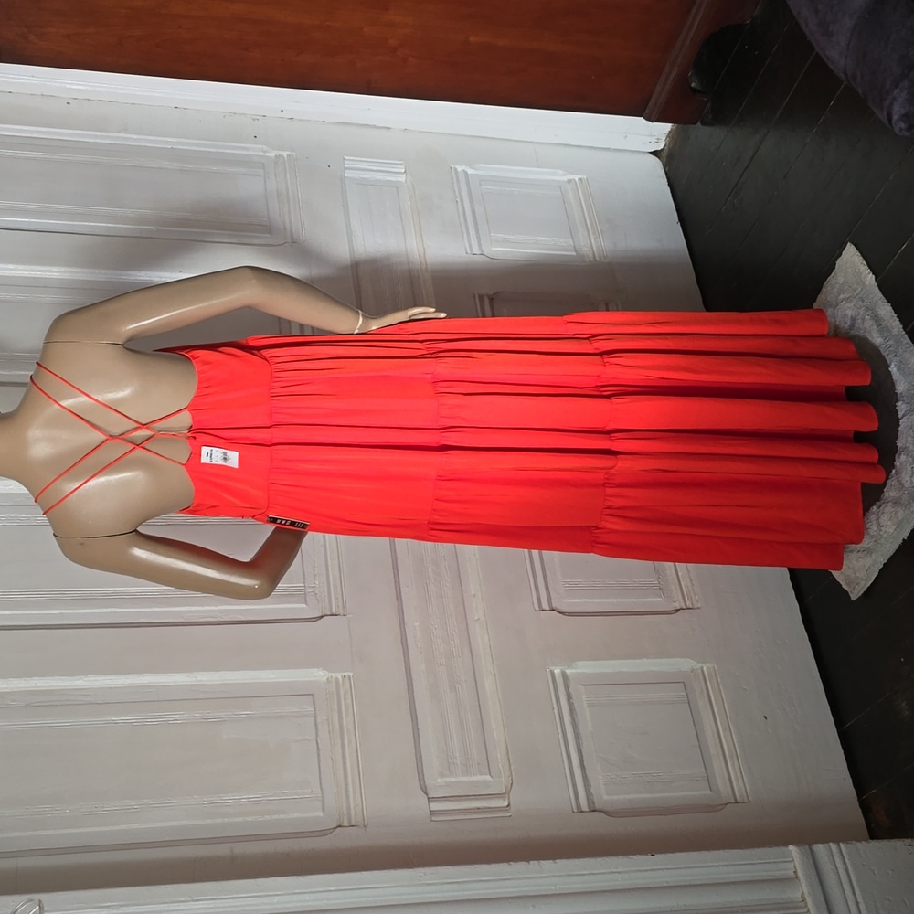 EXPRESS Flirty red crisscross back maxi - Picture 7 of 7